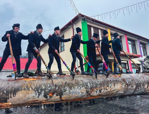 Ceata Junilor și obiceiul Adusul Fagului și „Ridicatul Fetelor” la Sadu, 24 decembrie 2025